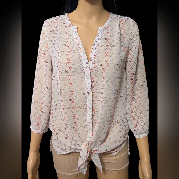 Maurices Women's Blouse Size Small White with Colorful Triangle Pattern - Picture 14 of 14